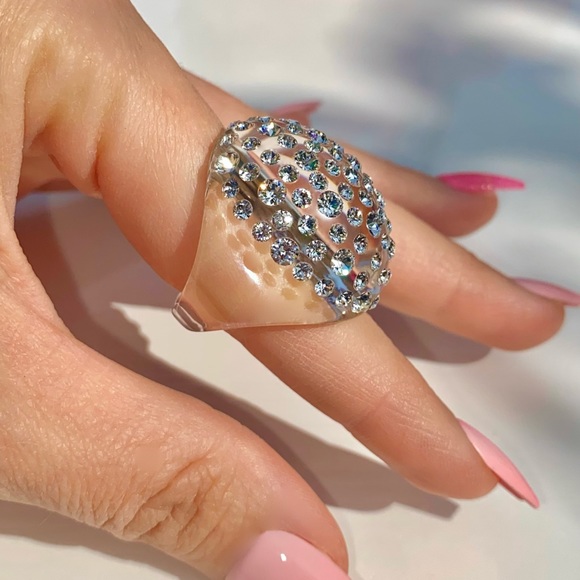 Crystal Statement Ring, Acrylic Ring, Oval shape, Clear, Transparent, large Ring - Picture 4 of 9